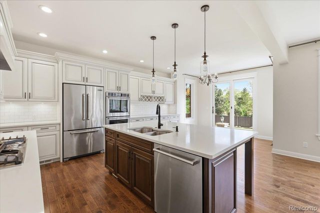 35339 W 13 Mile Road, Farmington Hills, MI 48331