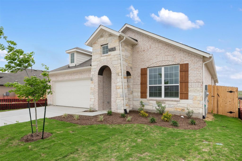 12709 Raven Meadow DR, Buda, TX 78610