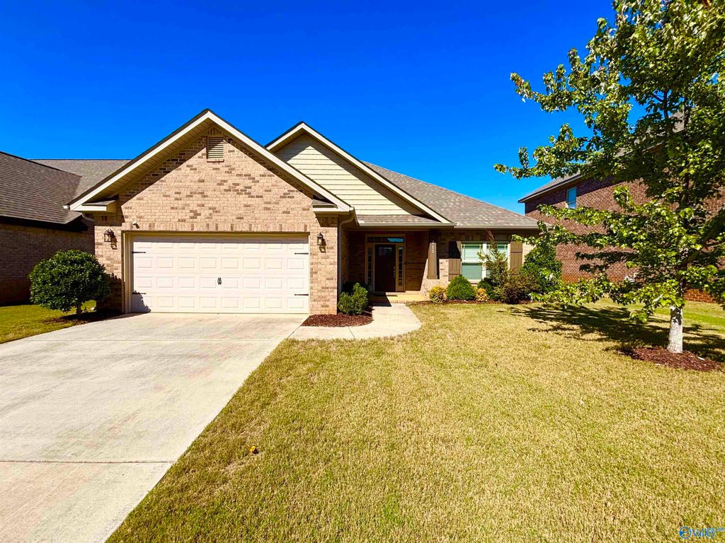 215 Iron Circle, Meridianville, AL 35759