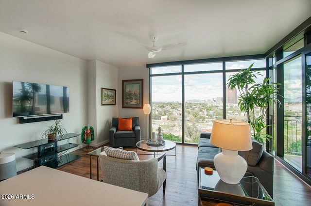 200 W PORTLAND Street 822, Phoenix, AZ 85003