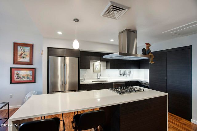 200 W PORTLAND Street 822, Phoenix, AZ 85003