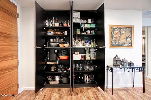 200 W PORTLAND Street 822, Phoenix, AZ 85003