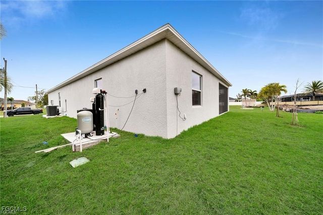 1145 NW 27th CT, Cape Coral, FL 33993