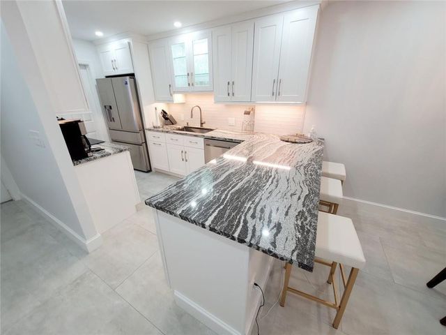 1021 Hillsboro Mile Hillsboro Mile G2, Hillsboro Beach, FL 33062