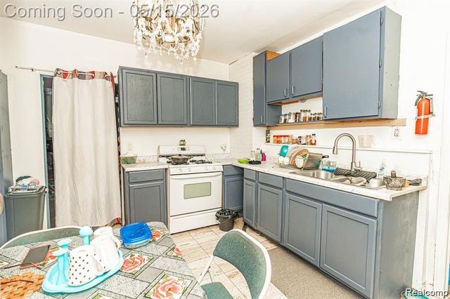 2311 BOTSFORD Street, Hamtramck, MI 48212