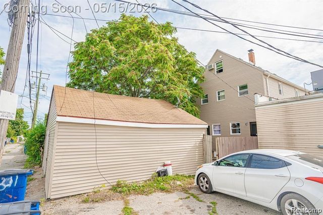 2311 BOTSFORD Street, Hamtramck, MI 48212
