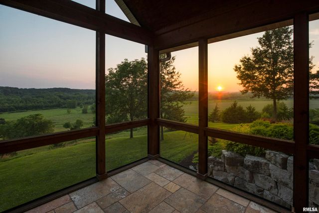 1841 N 1400 Road, Dahinda, IL 61428