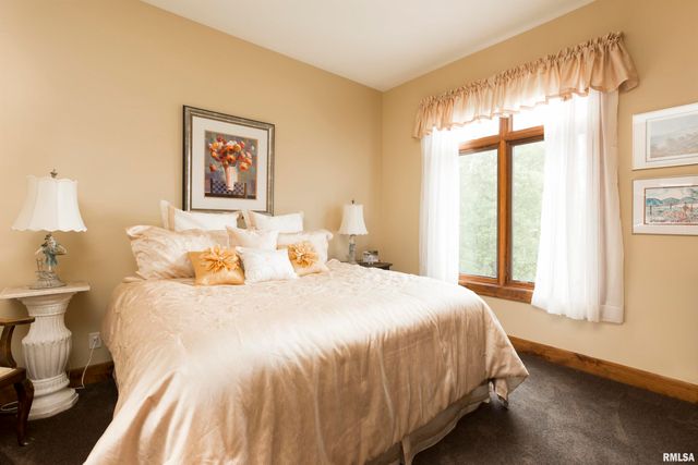 1841 N 1400 Road, Dahinda, IL 61428