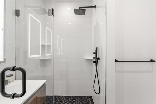 75 W Broadway 202, Boston, MA 02127
