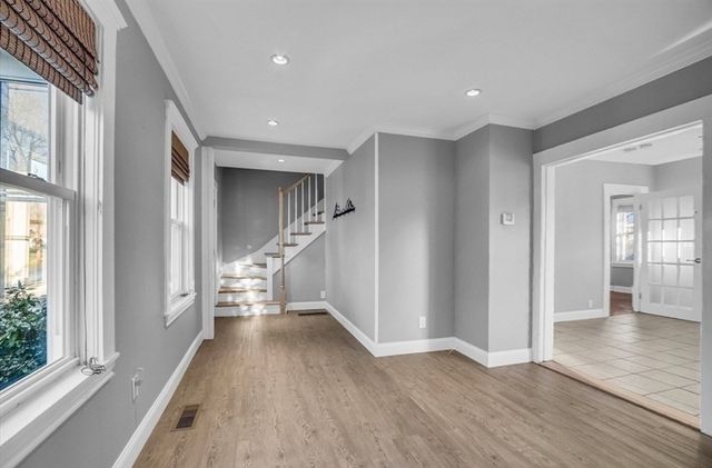 28 Currier Ave, Methuen, MA 01844