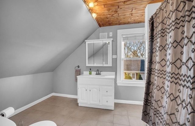 28 Currier Ave, Methuen, MA 01844