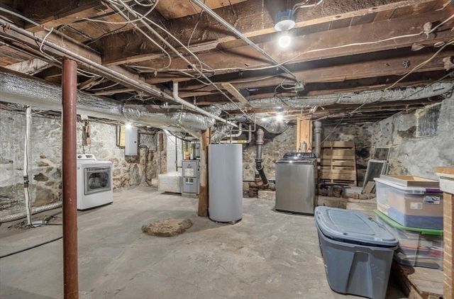 28 Currier Ave, Methuen, MA 01844