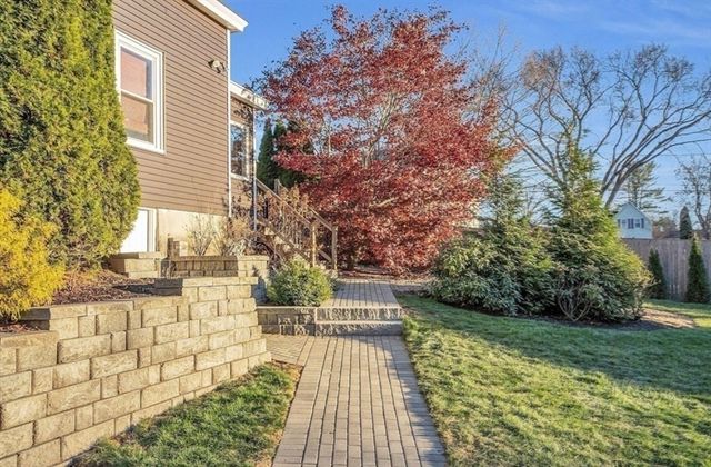 28 Currier Ave, Methuen, MA 01844