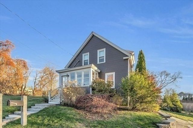 28 Currier Ave, Methuen, MA 01844