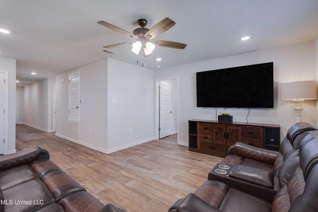 94 Kings Crossing Drive, Lucedale, MS 39452