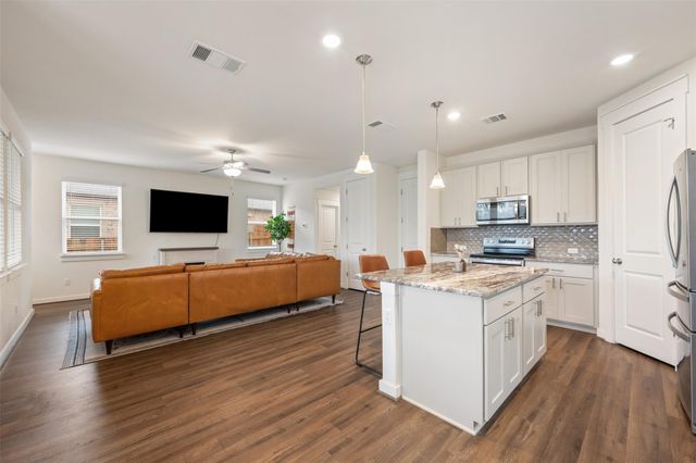 8204 A Prairie Rye DR, Lago Vista, TX 78645