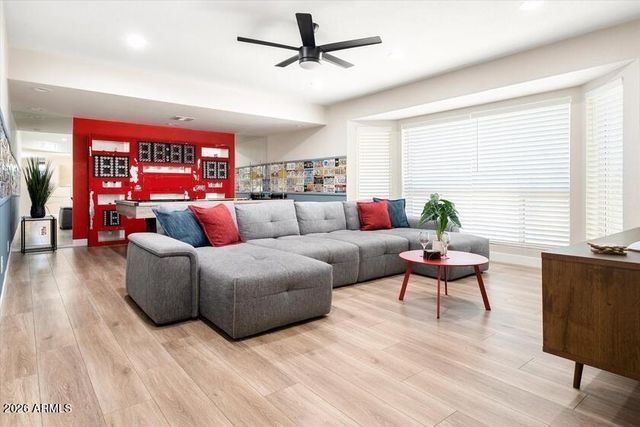 14417 N 10th Street, Phoenix, AZ 85022