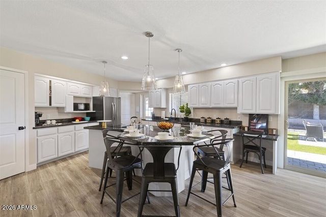 14417 N 10th Street, Phoenix, AZ 85022