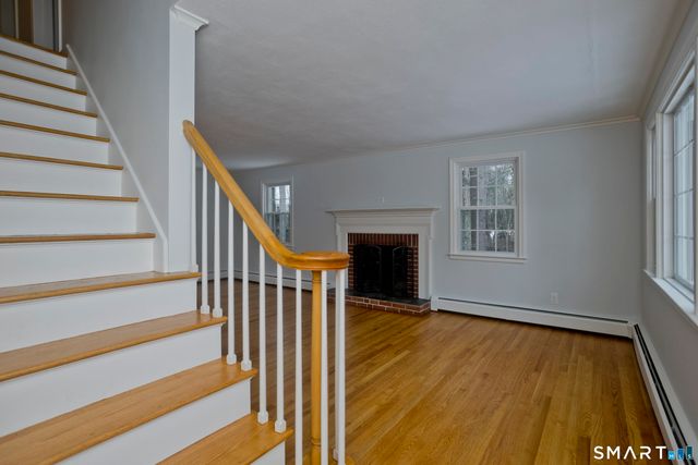 49 Carver Circle, Simsbury, CT 06070