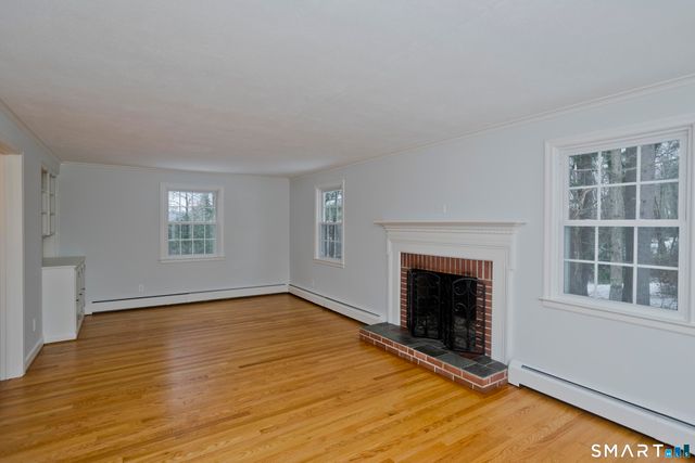 49 Carver Circle, Simsbury, CT 06070