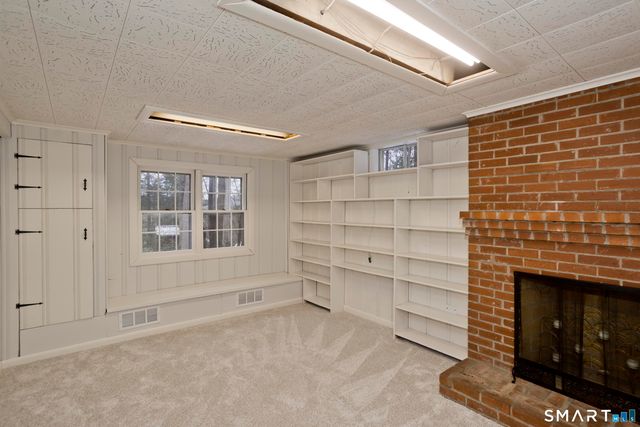 49 Carver Circle, Simsbury, CT 06070