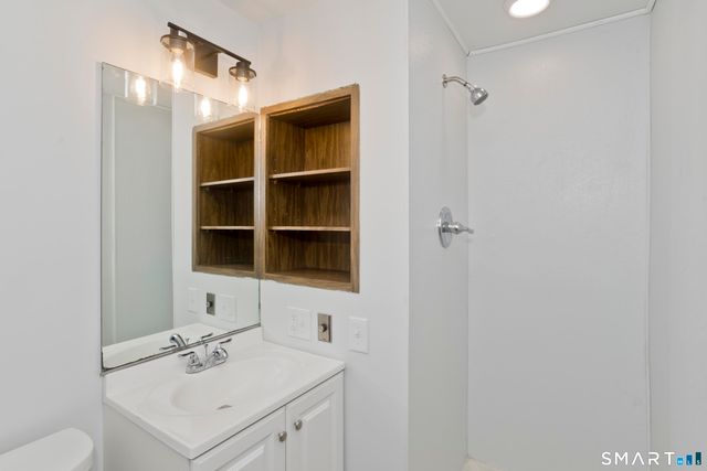 49 Carver Circle, Simsbury, CT 06070