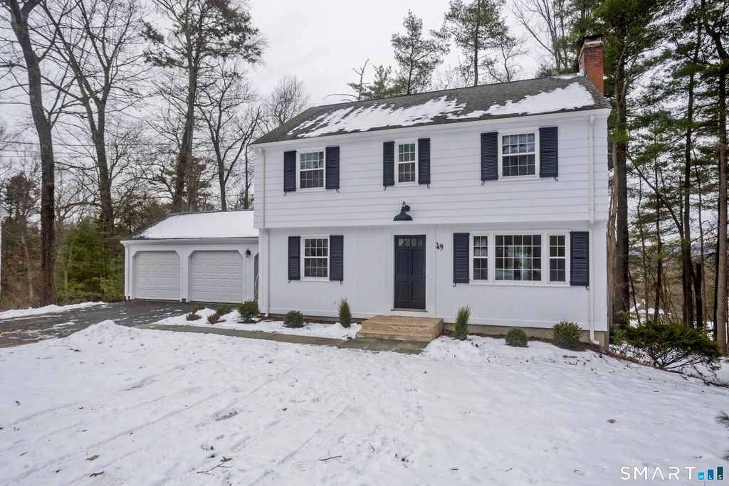 49 Carver Circle, Simsbury, CT 06070