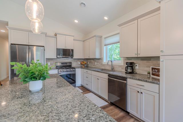 4704 381st Trail, North Branch, MN 55056