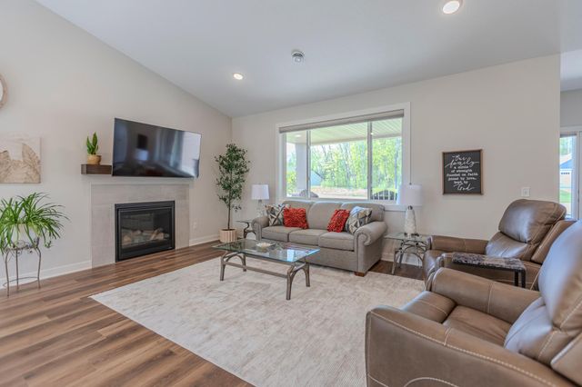4704 381st Trail, North Branch, MN 55056