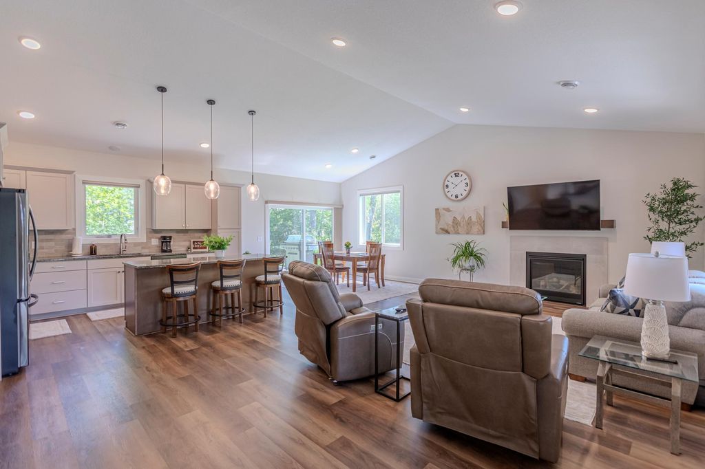 4704 381st Trail, North Branch, MN 55056 — photo 4