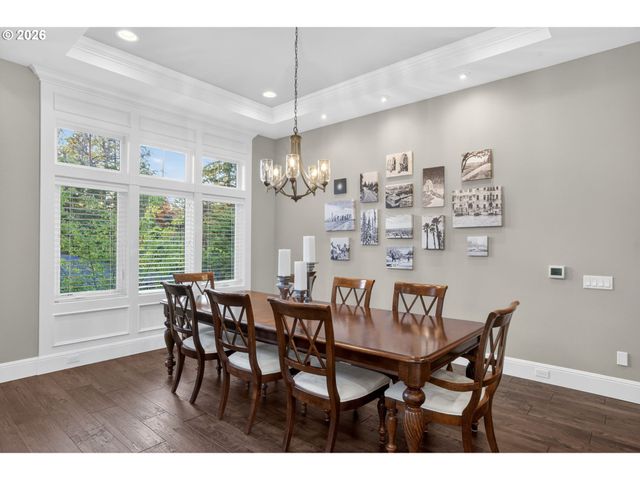 2518 WEMBLEY PARK Rd, Lake Oswego, OR 97034