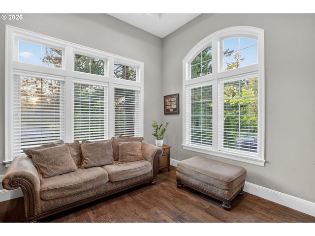 2518 WEMBLEY PARK Rd, Lake Oswego, OR 97034