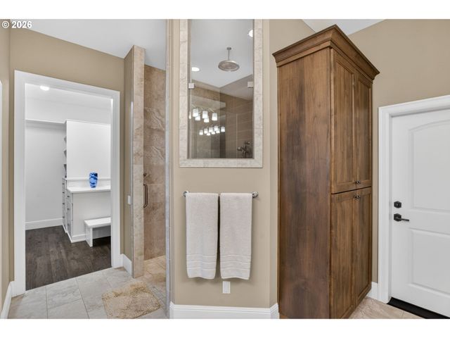 2518 WEMBLEY PARK Rd, Lake Oswego, OR 97034