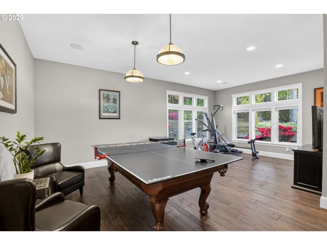 2518 WEMBLEY PARK Rd, Lake Oswego, OR 97034