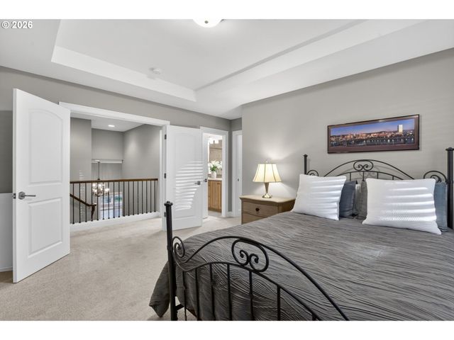 2518 WEMBLEY PARK Rd, Lake Oswego, OR 97034