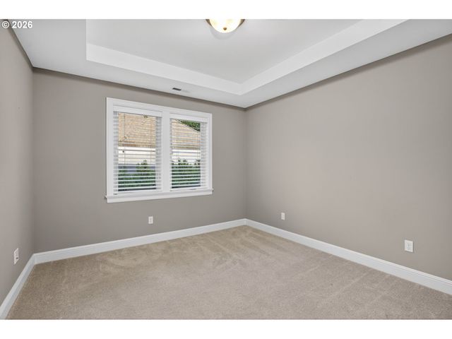 2518 WEMBLEY PARK Rd, Lake Oswego, OR 97034