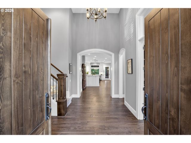 2518 WEMBLEY PARK Rd, Lake Oswego, OR 97034