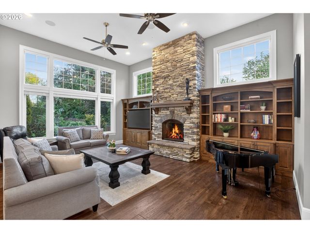 2518 WEMBLEY PARK Rd, Lake Oswego, OR 97034