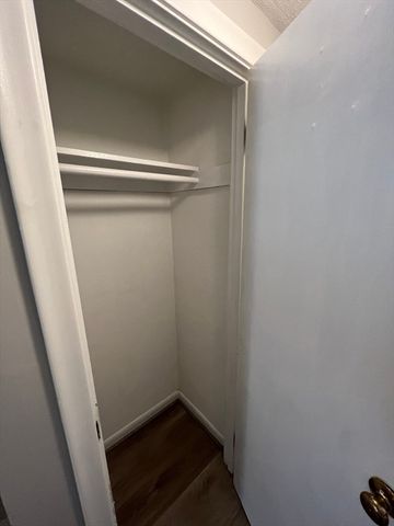 206 High St 7, Waltham, MA 02453