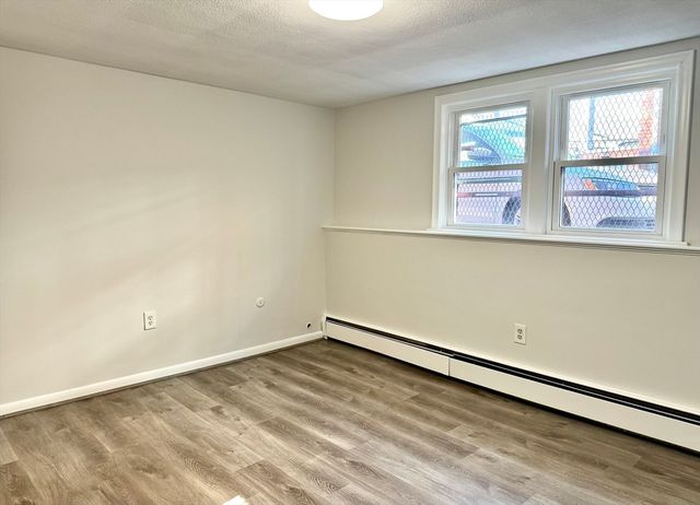 206 High St 7, Waltham, MA 02453