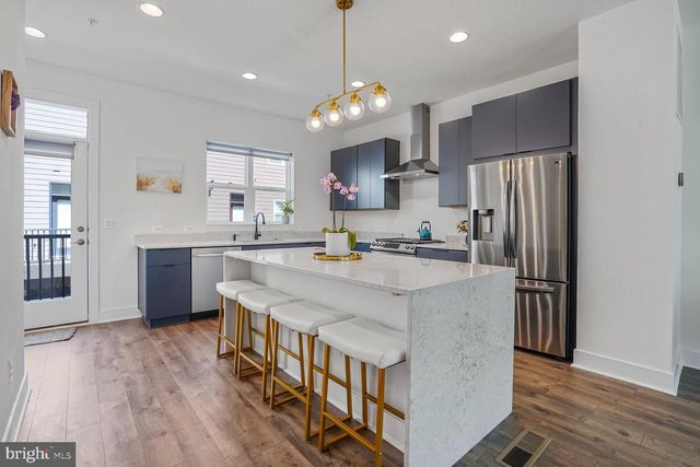3509 SUTTON HEIGHTS CIR, Fairfax, VA 22031