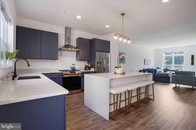 3509 SUTTON HEIGHTS CIR, Fairfax, VA 22031