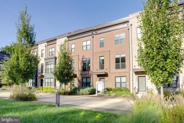 3509 SUTTON HEIGHTS CIR, Fairfax, VA 22031