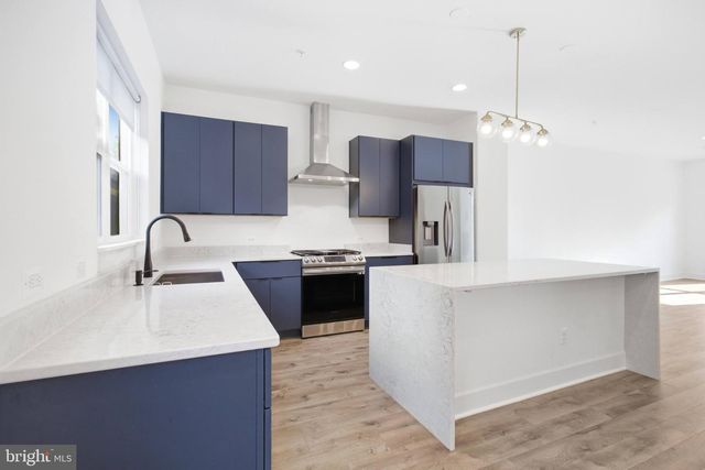 3509 SUTTON HEIGHTS CIR, Fairfax, VA 22031