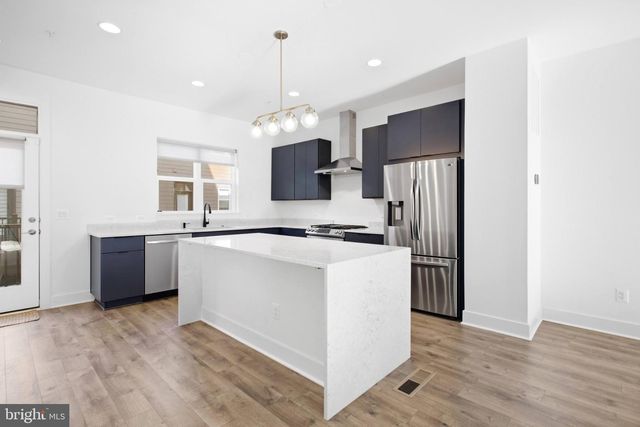 3509 SUTTON HEIGHTS CIR, Fairfax, VA 22031