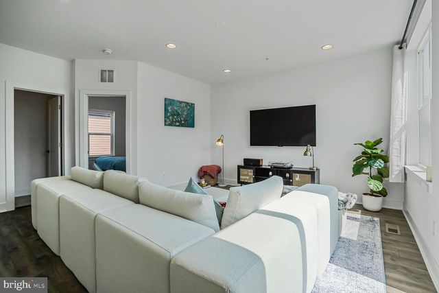 3509 SUTTON HEIGHTS CIR, Fairfax, VA 22031