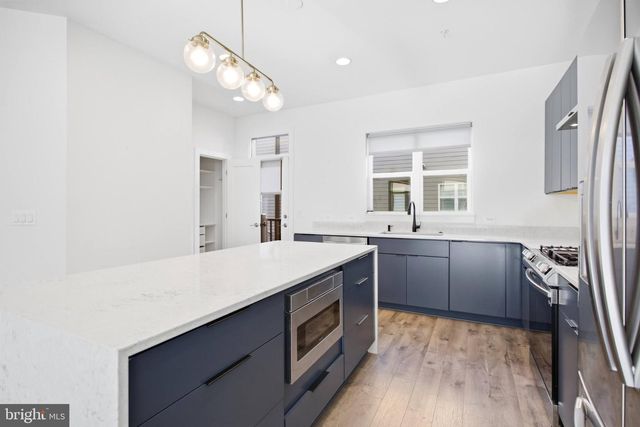 3509 SUTTON HEIGHTS CIR, Fairfax, VA 22031