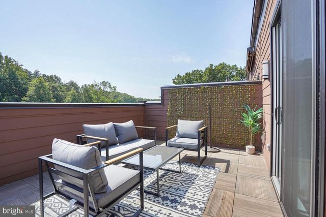 3509 SUTTON HEIGHTS CIR, Fairfax, VA 22031