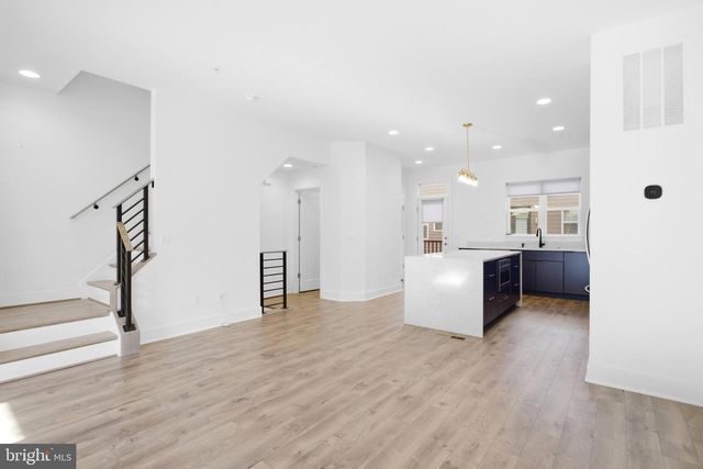 3509 SUTTON HEIGHTS CIR, Fairfax, VA 22031