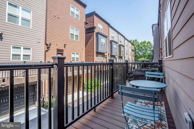 3509 SUTTON HEIGHTS CIR, Fairfax, VA 22031